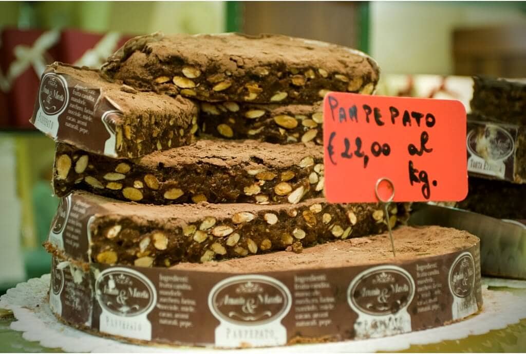 Panpepato Christmas cakes my travel in tuscany