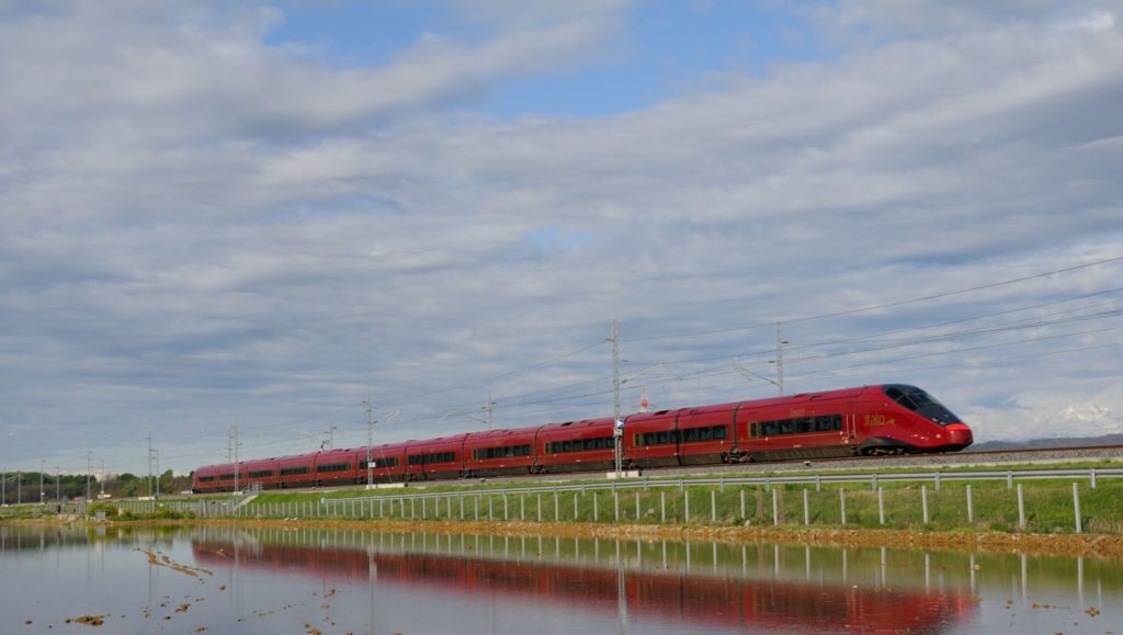Train Italo rouge